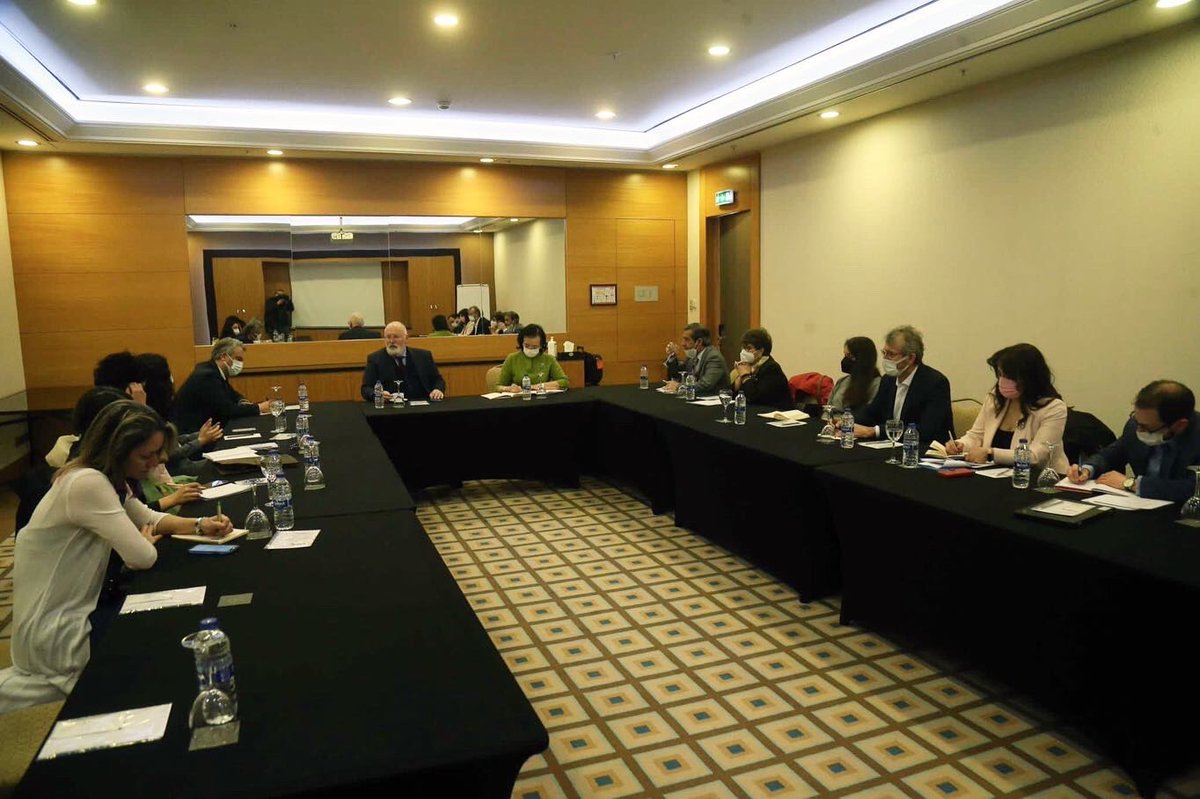 EUDelegationTur's tweet image. @EU_Commission 🇪🇺#YeşilMutabakatı’ndan Sorumlu Kıdemli Bşk.Yard. @TimmermansEU Ankara ziyaretinin ikinci gününde ilk olarak iklim değişikliği konusunda aktif STK'lar ile bir araya geldi. Görüşmede,🇹🇷'deki sürdürülebilir kalkınma potansiyeli konusunda görüş alışverişinde bulunuldu