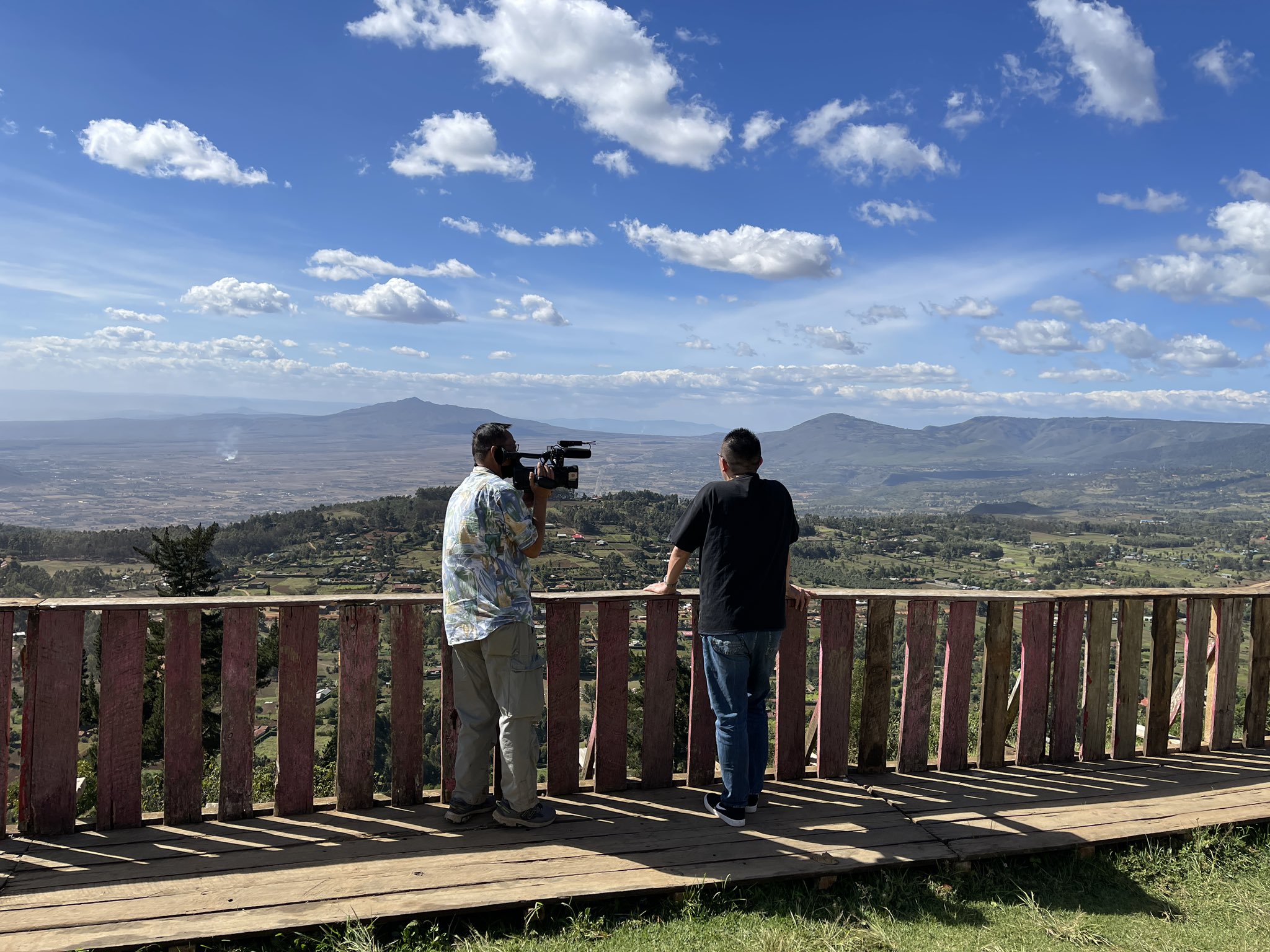 小林邦宏 旅するビジネスマン テレビ出演 2月 にフジテレビ 関東ローカルでオンエアされた 成功者はあえて逆の道を行く が 関西地区でも放映されることになったそうです 関西テレビさんで 4 23 土 14 57 15 26の予定です 是非チェック