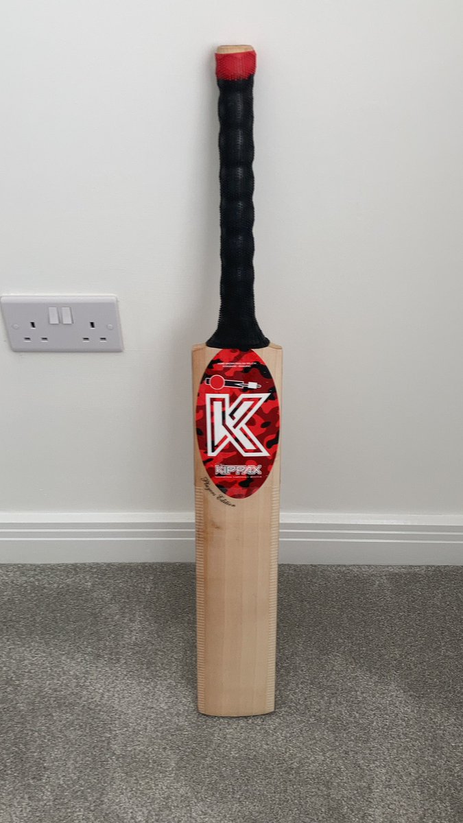 Another cracking refurb job by <a href="/KippaxCricket/">Kippax Cricket</a> ready for the 2022 season. Looks good as new, especially those well used edges. #snicko