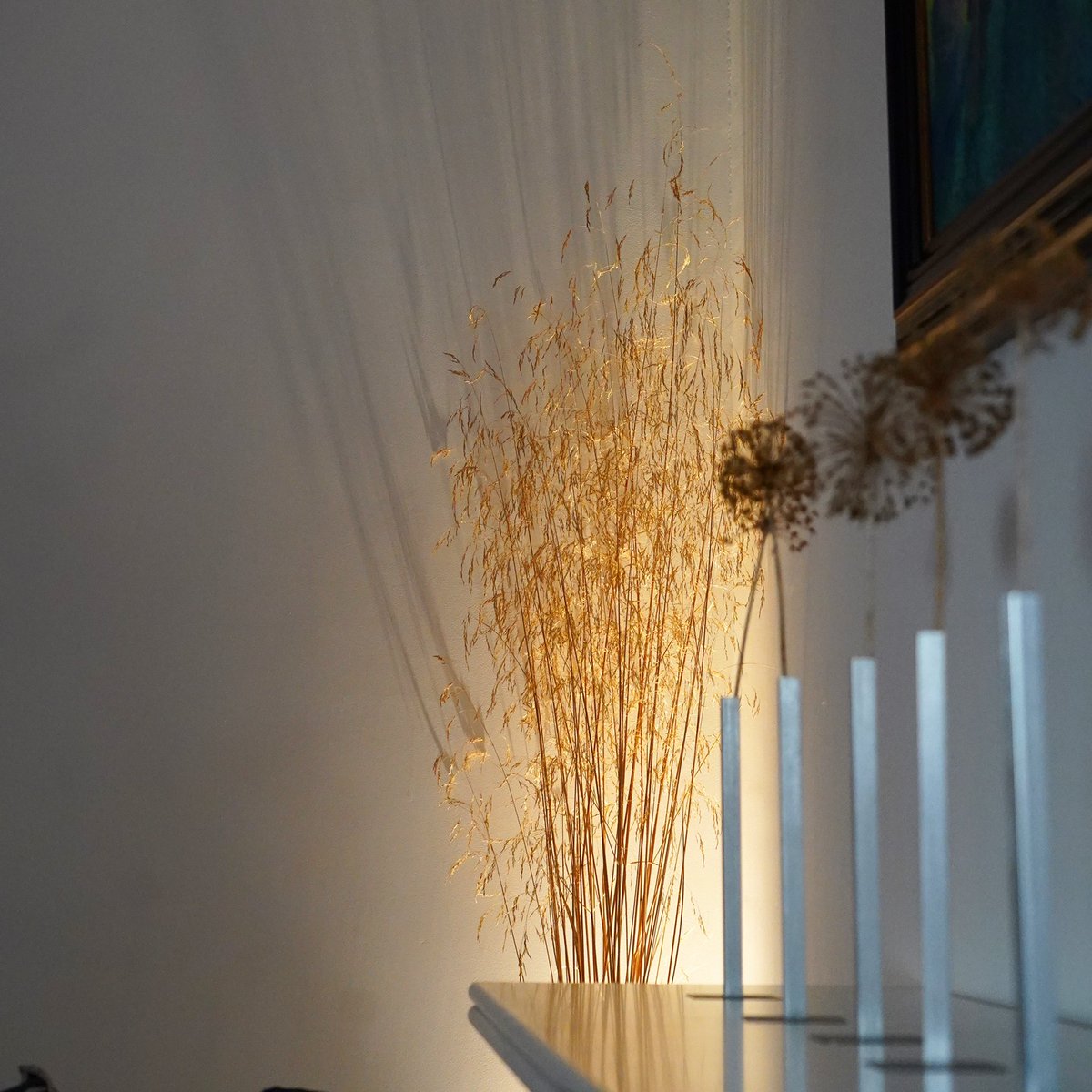 brightboxuk's tweet photo. Darkness is an equal attribute of lighting as light itself 🌗
Contrasting the light and darkness of your space is important, and should be kept in mind when considering your lighting design 💡 https://t.co/O5F90tmsUO