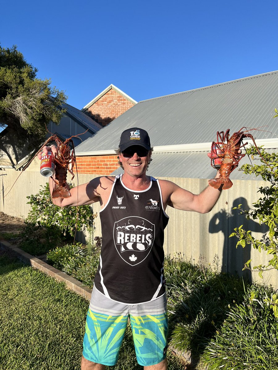 kez_sparks's tweet photo. When in @WestAustralia you eat from #SeatoTable #crayfish #lancelin #westaustralia #indianocean @RebelsAFC #BushChooks in hand https://t.co/7atqbk6tKs