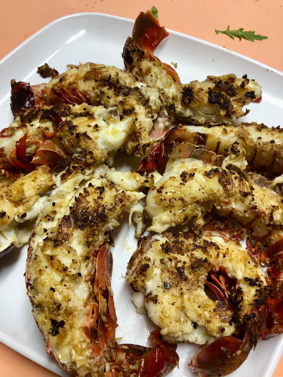 kez_sparks's tweet photo. When in @WestAustralia you eat from #SeatoTable #crayfish #lancelin #westaustralia #indianocean @RebelsAFC #BushChooks in hand https://t.co/7atqbk6tKs