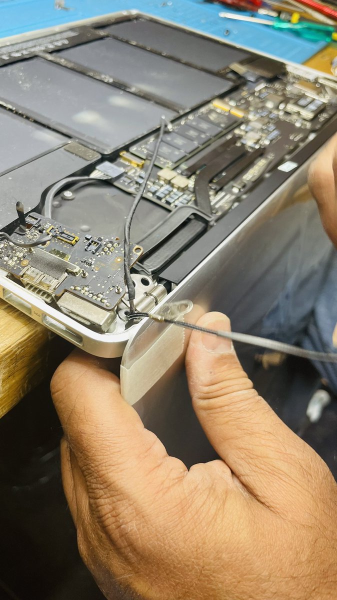 technician_shop's tweet photo. Screen replacement on Mac #screenrepair @technician_shop https://t.co/0yLP4r07aP