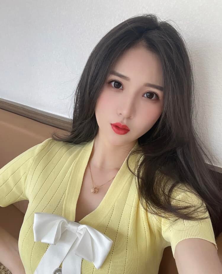 MissTang0920's tweet photo. There are always people who don't think you're good enough, and there are also people who think you're good everywhere. Don't stand on tiptoe, people who love you will naturally bend over. https://t.co/BVHpbJxhk3