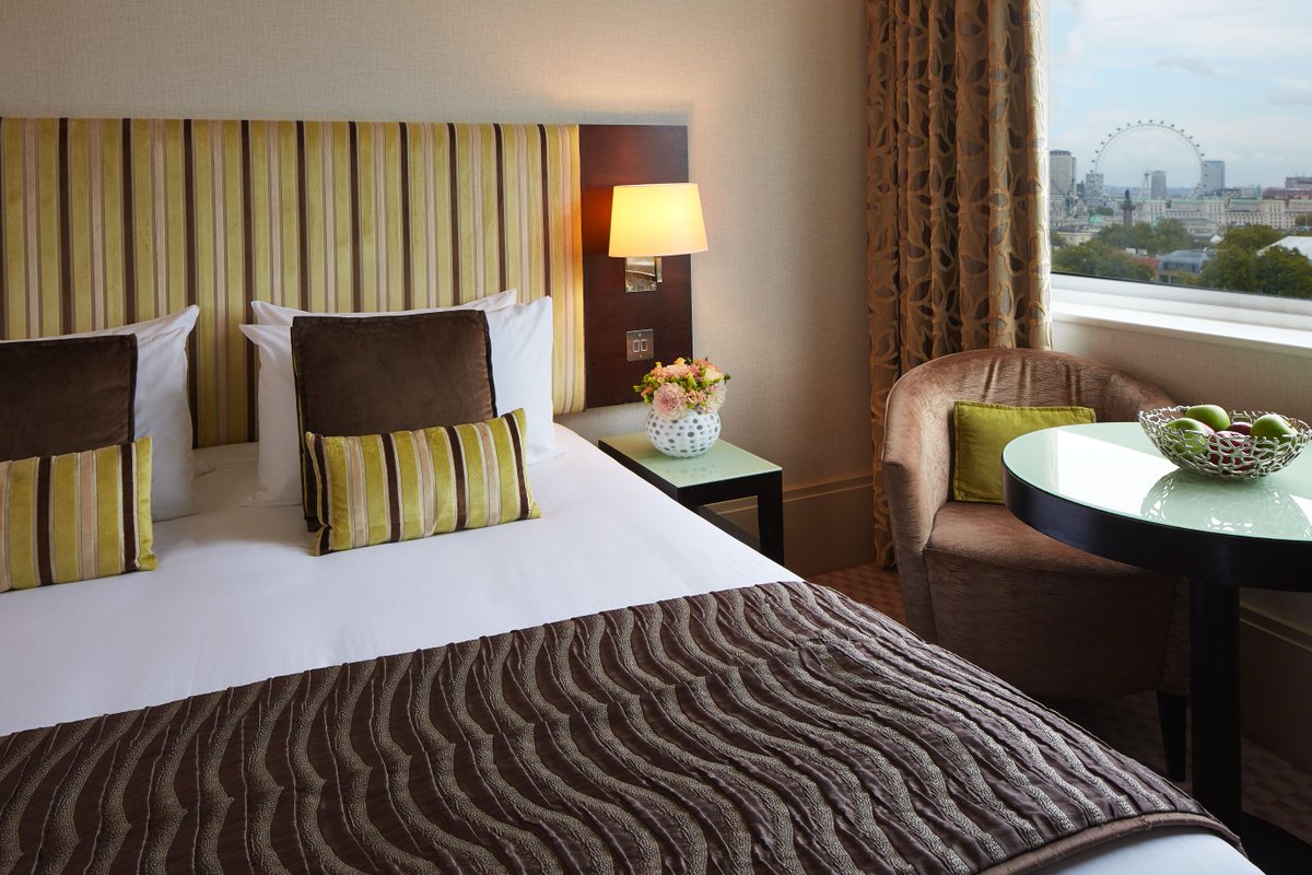 Celebrate the Jubilee weekend, at Mayfair Lounge &amp; Grill, and enjoy an overnight stay at our hosts, The Cavendish. Commemorate Queen Elizabeth’s Jubilee in style, with our new Platinum Afternoon Tea. Plus,  throughout June, you can enjoy stays at The Cavendish 

📸 <a href="/jcpeters/">Joshua Peters</a>