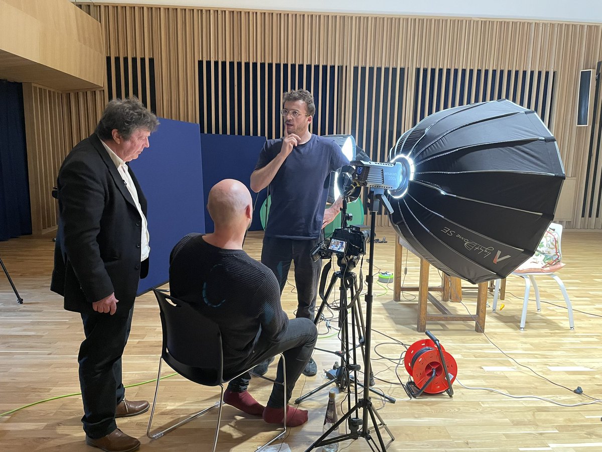 JThomasTalks's tweet photo. Great weekend of filming - watch this space #keynotespeaker #jttalks #taljs #mentalhealth #webinar https://t.co/PTwrVetoLU