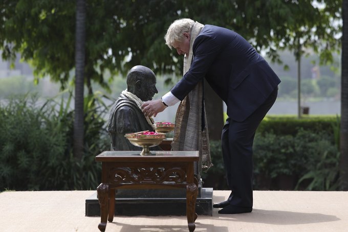PM Boris Johnson places wreath on Gandhi statue