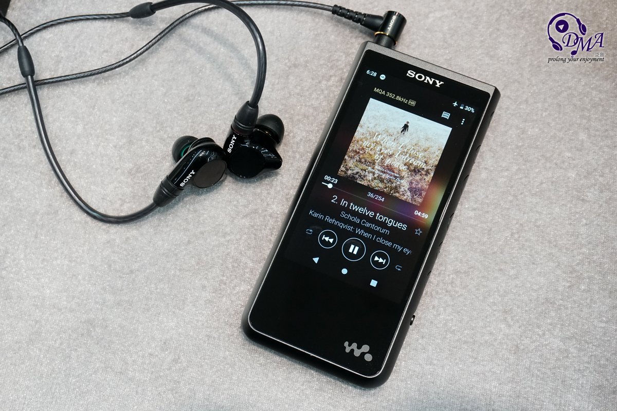 dmaaudio's tweet photo. 【原創音符的樂譜】🎼

Sony NW-ZX507 的 S-Master HX ™ 數碼擴音器及 DSEE HX™ 於多個頻率中減少失真和噪音，提供準確與豐富渾厚的音效💕，配合專為音樂人而設計的 IER-M7 監聽耳機👐，四個動鐵式單元的準確微細監控，提升音樂的表現力。🤩

#Sony #NWZX507 #DAP #PortablePlayer #Sony #IERM7 #IEM https://t.co/Ql70icMaRW