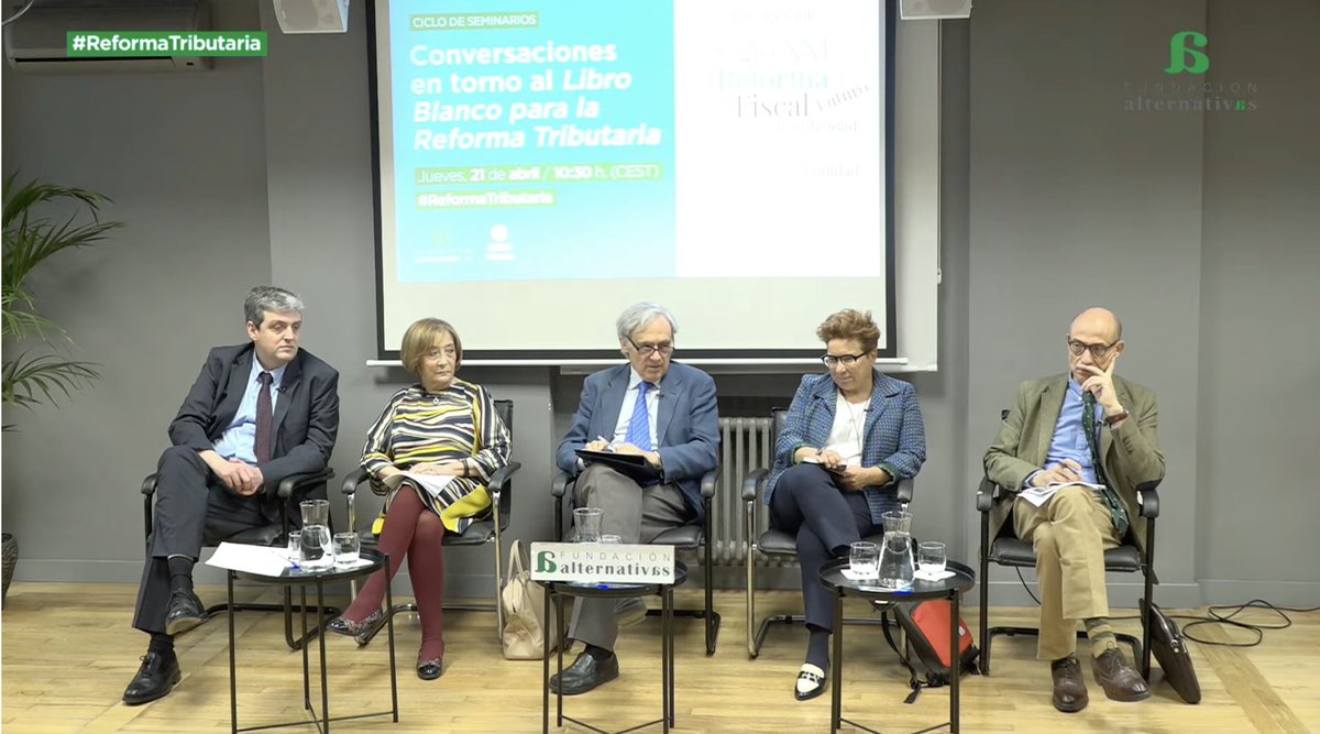 funalternativas's tweet photo. Estamos en directo 😉📹 #ReformaTributaria

💰📊📗 'Conversaciones en torno al Libro Blanco para la Reforma Tributaria' 
✨👥Con expertos en la materia y la participación de @OxfamIntermon 

Únete para verlo en YouTube 👉 https://t.co/YynEDcJz2u https://t.co/J4kKSUgJad