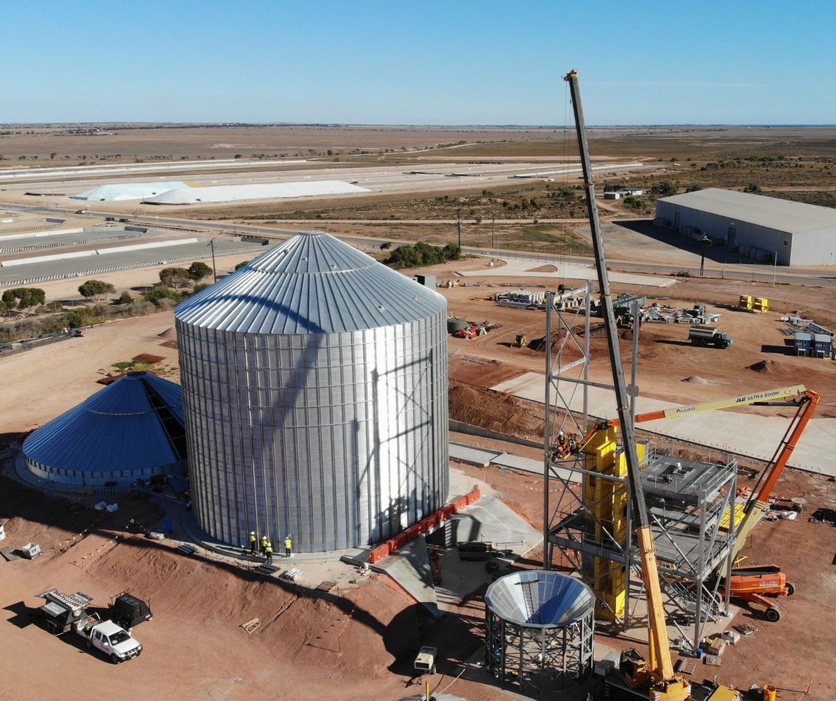 AlliedGrain's tweet photo. HOW EXCITING! 🍾
The first first 10,000T silo has been erected at @TPortsAus 💪
PLUS the beginnings of the second 10,000T silo! It's all happen in Wallaroo, SA.
#AlliedGrainSystems #GrainStorageSolutions #GrainHandlingSolutions #AGI AGI #TPorts #Wallaroo #SouthAustralia https://t.co/YNqd1GGtwe