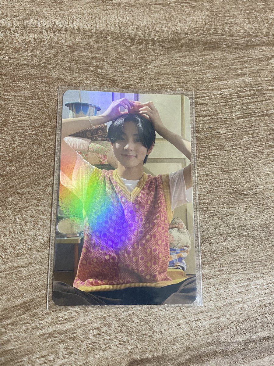 rikizuko's tweet photo. Wts lfb enhypen { #rikimura_sells } 

300 payo 
+pf and sf 
Mint condi 
No rush shipping 

# wts lfb jungwon applewon charybdis holo https://t.co/GIRbUckn8o