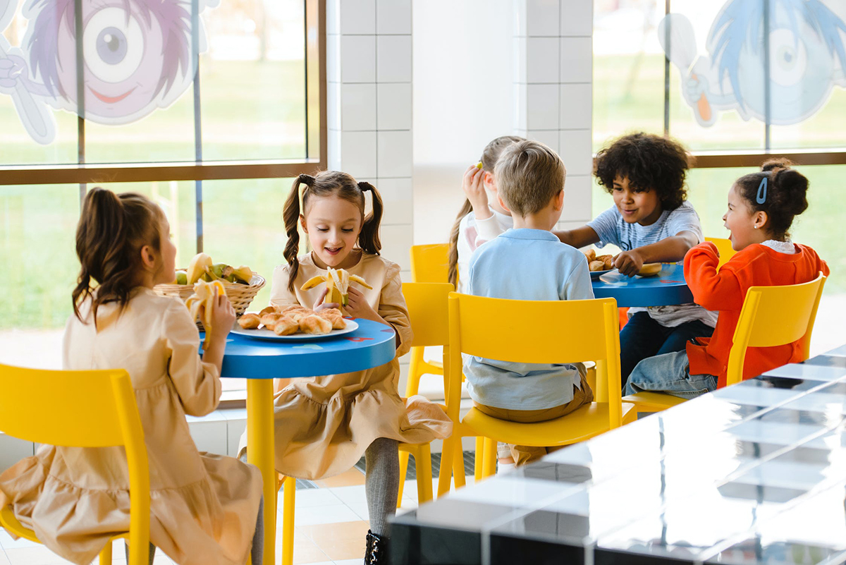 InnoviBV's tweet photo. Gun de kinderen een schone schoolkantine. Naast het serveren van een gezonde lunch is een schone omgeving essentieel voor de gezondheid van de kinderen en de leerkrachten.

Bereik een hoger niveau van hygiëne met stoomreiniging

Meer weten? Lees verder:
https://t.co/ODRFKDZCmQ https://t.co/9XNseFGkkf