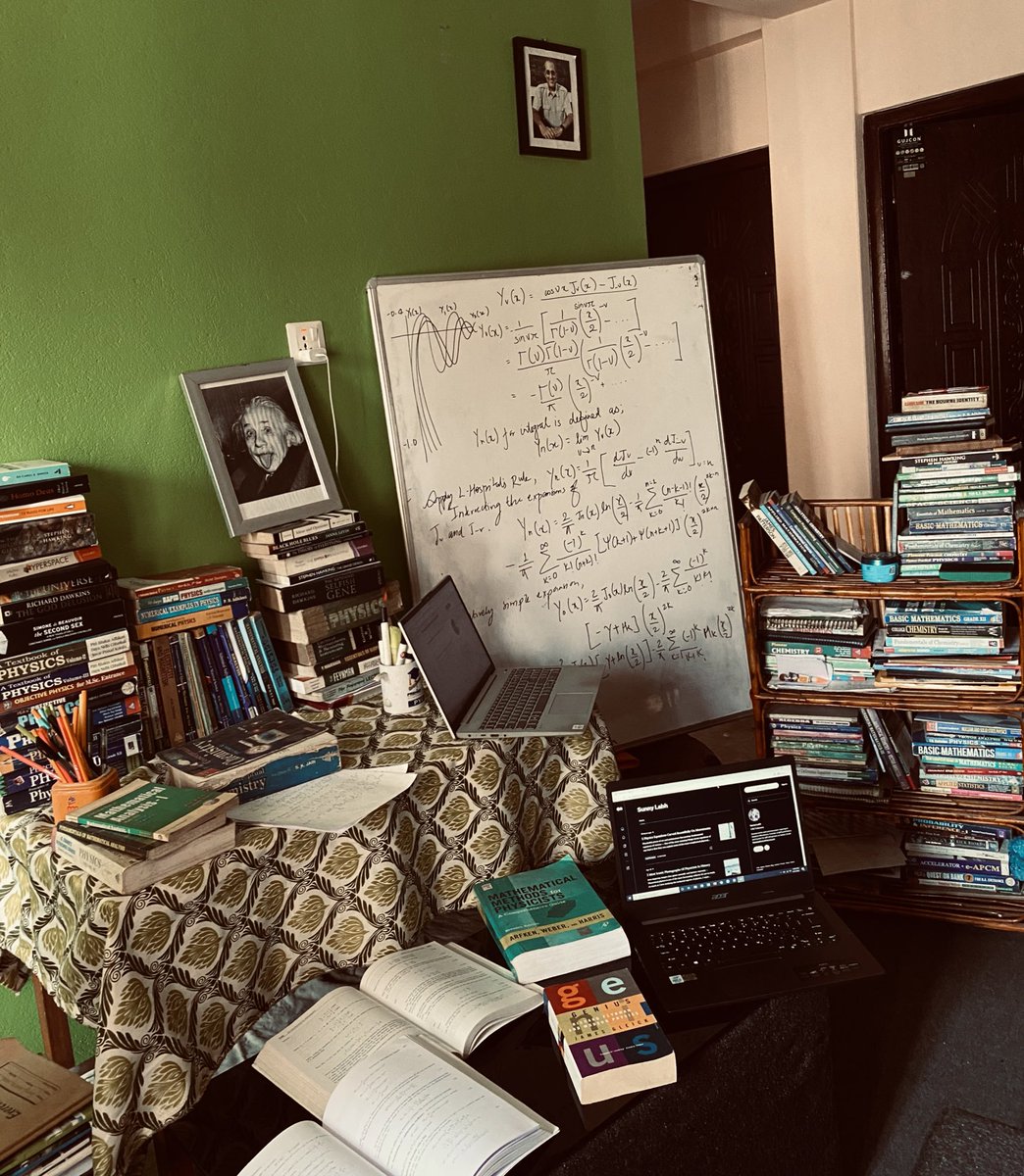 thePiggsBoson's tweet photo. There’s so much to study that one life isn’t enough. https://t.co/jYrT25ctbP