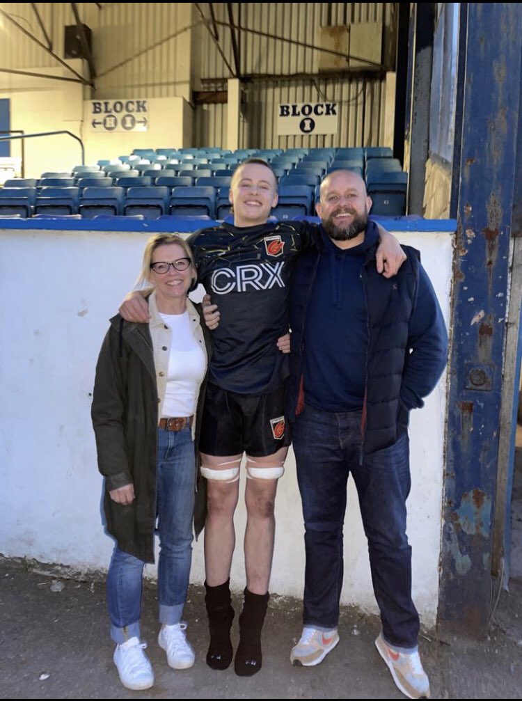 jamiemeredith35's tweet image. Such a proud moment ❤️watching Sonny making his debut for the @dragonsrugby u16s last night. He’s grown a bit since watching his sister make her debut for the @DragonsWomen u18s. @DRA_Community @MiniBrewers @rhymneyrugby @Cwmrhymni #rugby #backrow #talented
