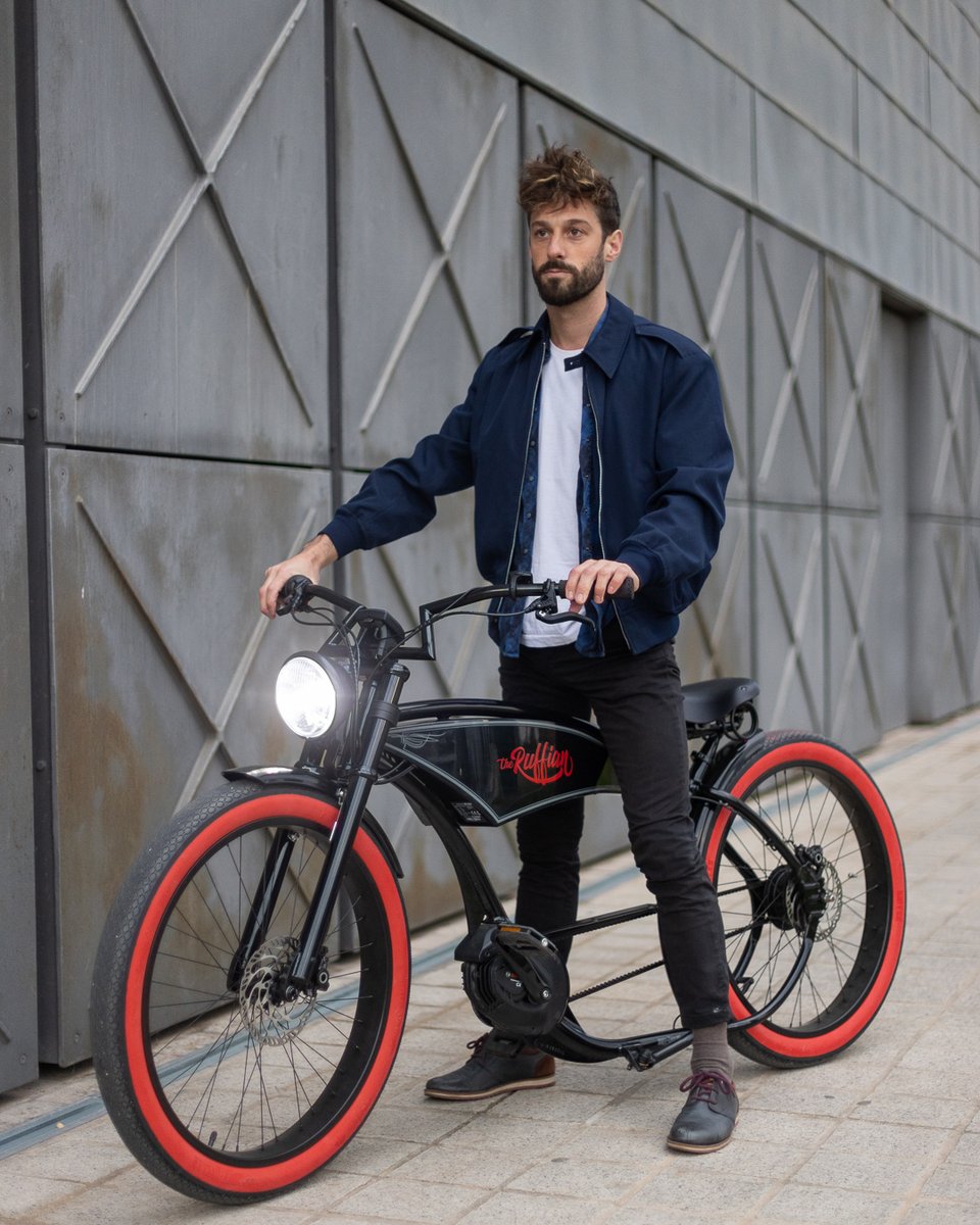 Attract attention 👀

#ruffcycles #ruff #theruffian #ruffian #theruffianebike #ruffianebike #electricbicycle #electricbike #ebike #pedelec #poweredbybosch #handcraftedingermany #lifestyle #regensburg #bike #bicycle #bicycles #bosch #custom #germany #handcrafted #luxurybike