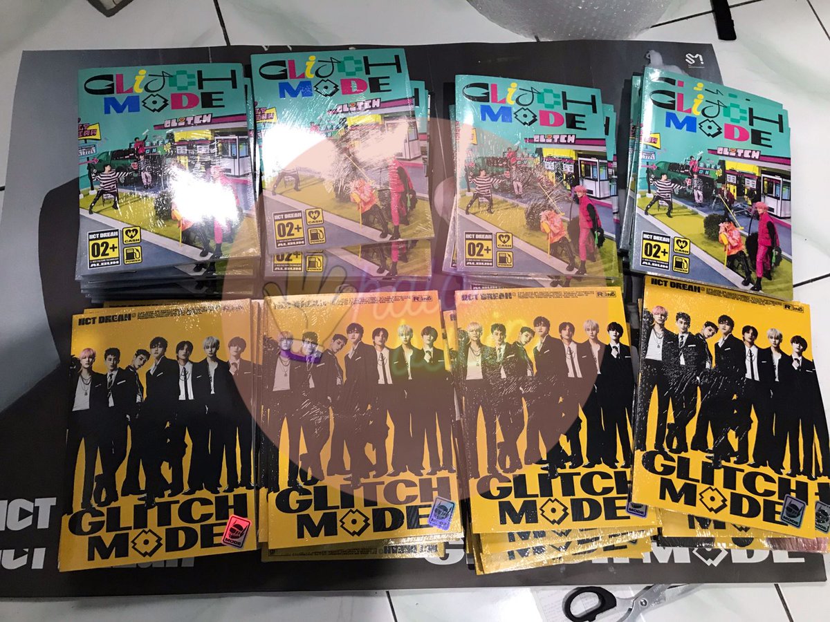 halobucin_id's tweet photo. glitch mode arrived ina 🫶 thankyou for order!! ada ready stock beberapa, boleh dm for claim, bisa pilih versi🫶🫶 https://t.co/iBheRCQ2ln