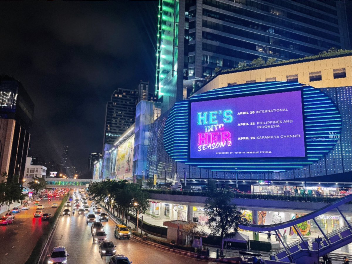goldiesaurin's tweet photo. LOOK: Love Team Donny Pangilinan and Belle Mariano are the first Pinoy artists to be featured in Thailand's MBK LED Billboard promoting He's Into Her Series in its second season.

@ABSCBNNews @iwanttfc @ABSCBN https://t.co/Yy8elzl2yB