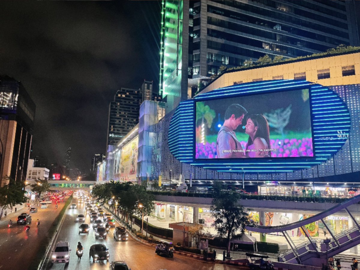 goldiesaurin's tweet photo. LOOK: Love Team Donny Pangilinan and Belle Mariano are the first Pinoy artists to be featured in Thailand's MBK LED Billboard promoting He's Into Her Series in its second season.

@ABSCBNNews @iwanttfc @ABSCBN https://t.co/Yy8elzl2yB