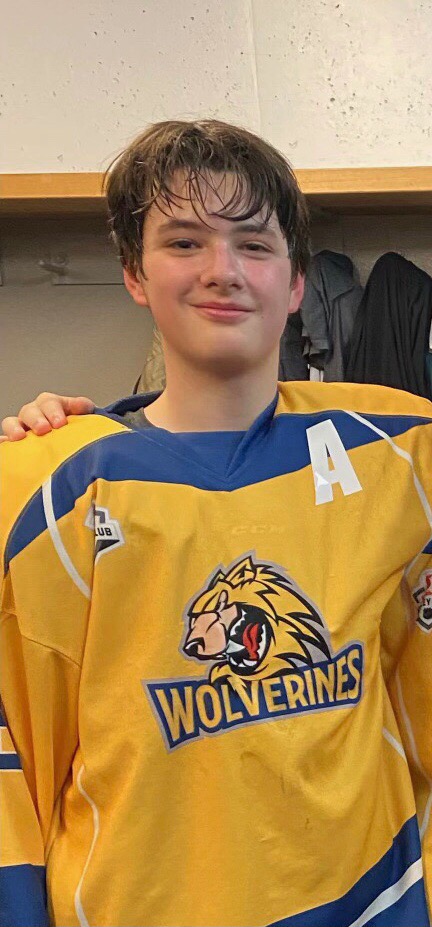 Good start at provincials for the Wolverines with a 4-2 win over the <a href="/BNS_Scorpions20/">@BNS_Scorpions_2021/2022</a> - POG goes to #68 Aaron Whitten who got us started with a shot block followed by breakaway goal in the first.  @DJHLnews