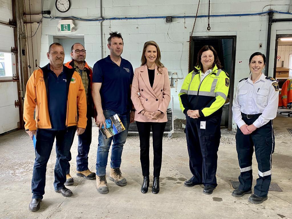 C_Mulroney's tweet photo. Eastern Ontario is a rapidly growing region, but people and businesses here already face significant transportation challenges.

That’s why our government has released Connecting the East: a draft transportation plan for eastern Ontario, to help keep people and businesses moving! https://t.co/tunFsPgOPn