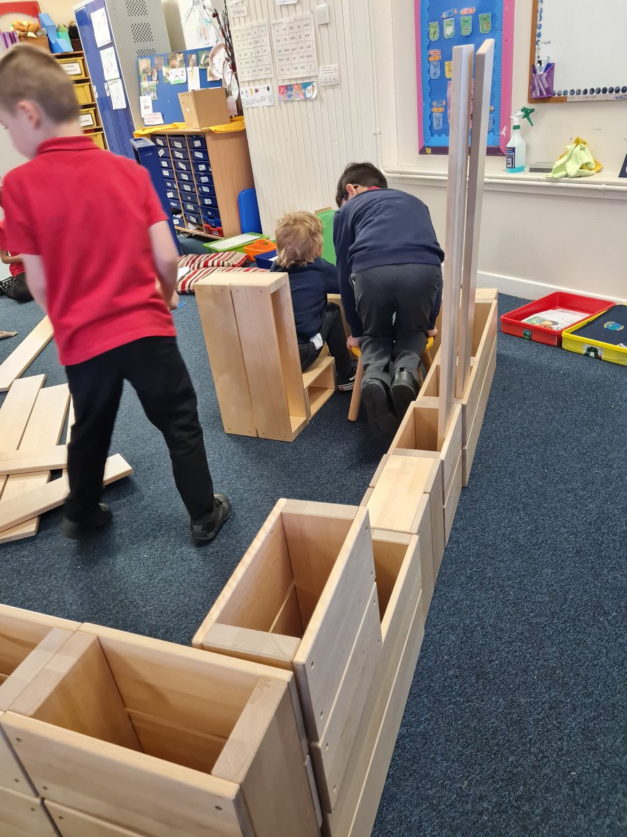Primary 2 to the rescue! Today some learners created an amazing fire engine. @dedridgeps