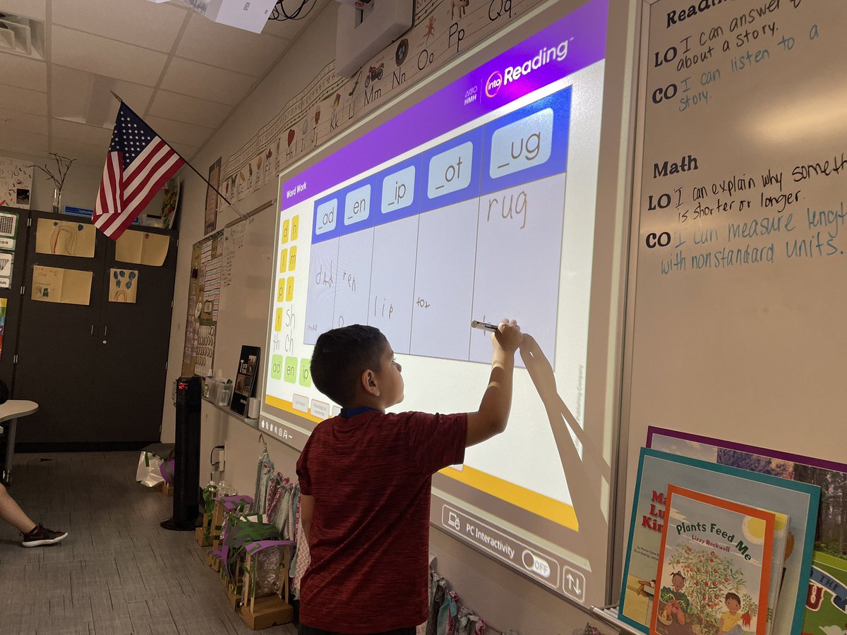 Mrs_Ezell_21's tweet photo. Working on making words today in phonics! Weβve learned so much so far this year! @MemorialSTEM #kinder #LearningToReadAndWrite #LittleLearners https://t.co/UOs4upb931