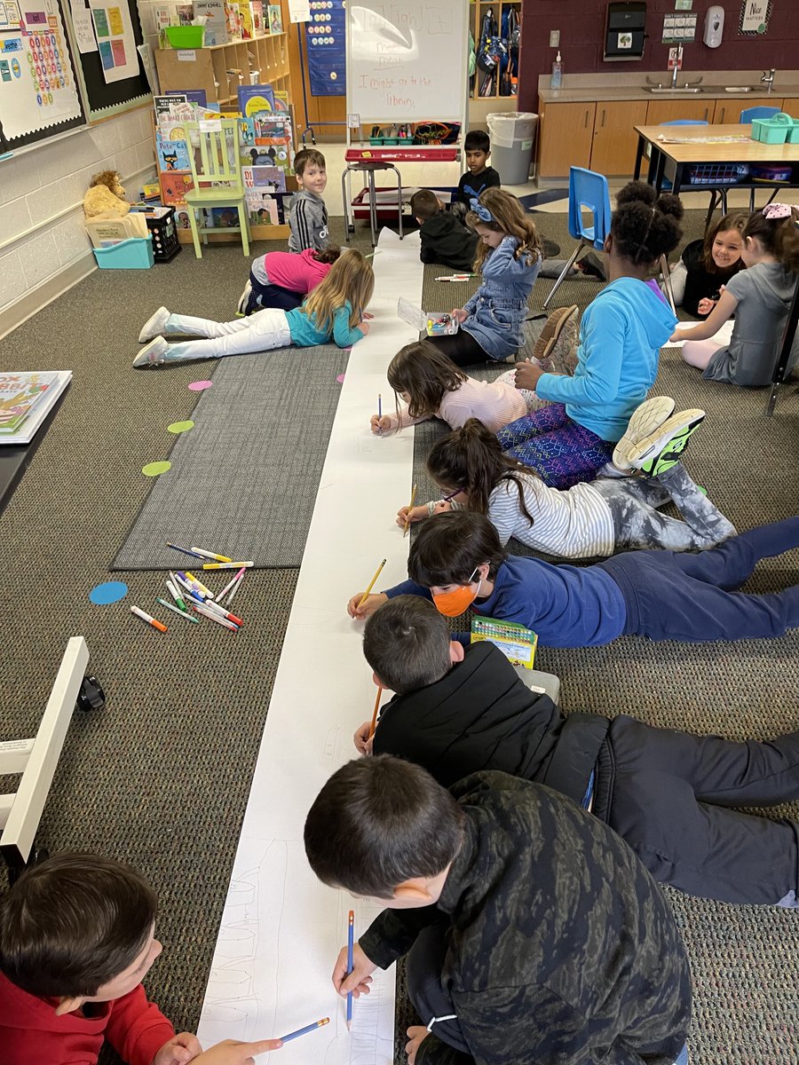 1st graders celebrate all they’ve learned about vowel teams today! They worked together to create a map of Vowel Town, a place full of words with vowel teams! ⁦⁦<a href="/rochcommschools/">Rochester Community Schools</a>⁩ ⁦<a href="/ThinkMBE/">ThinkMBE</a>⁩