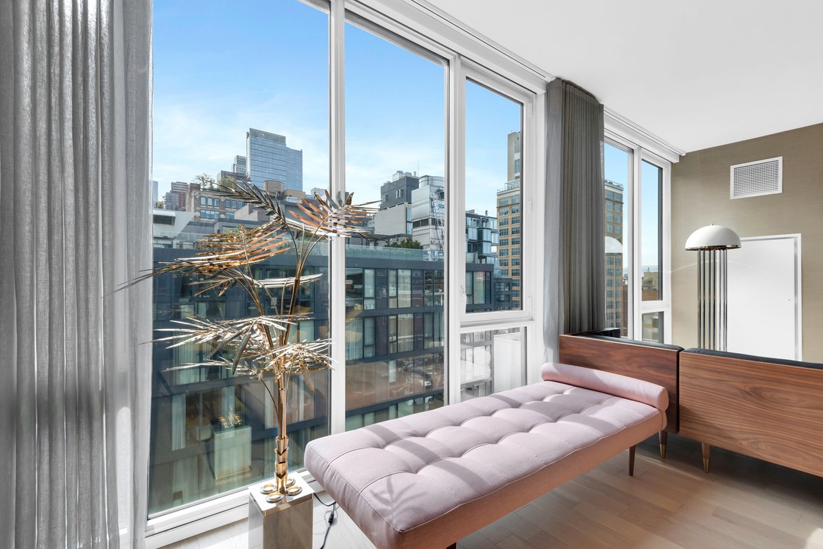 _isaacrosenberg's tweet photo. Hell's Kitchen offers it's residents great dining, affordable apartments, and a laid-back vibe. 
Explore homes in Hell's Kitchen with amazing private outdoor spaces: https://t.co/j7PW8uNPmd

#HellsKitchen #Manhattan #homesinnyc #nyc #NYCHomes https://t.co/RDkJGDUPaj