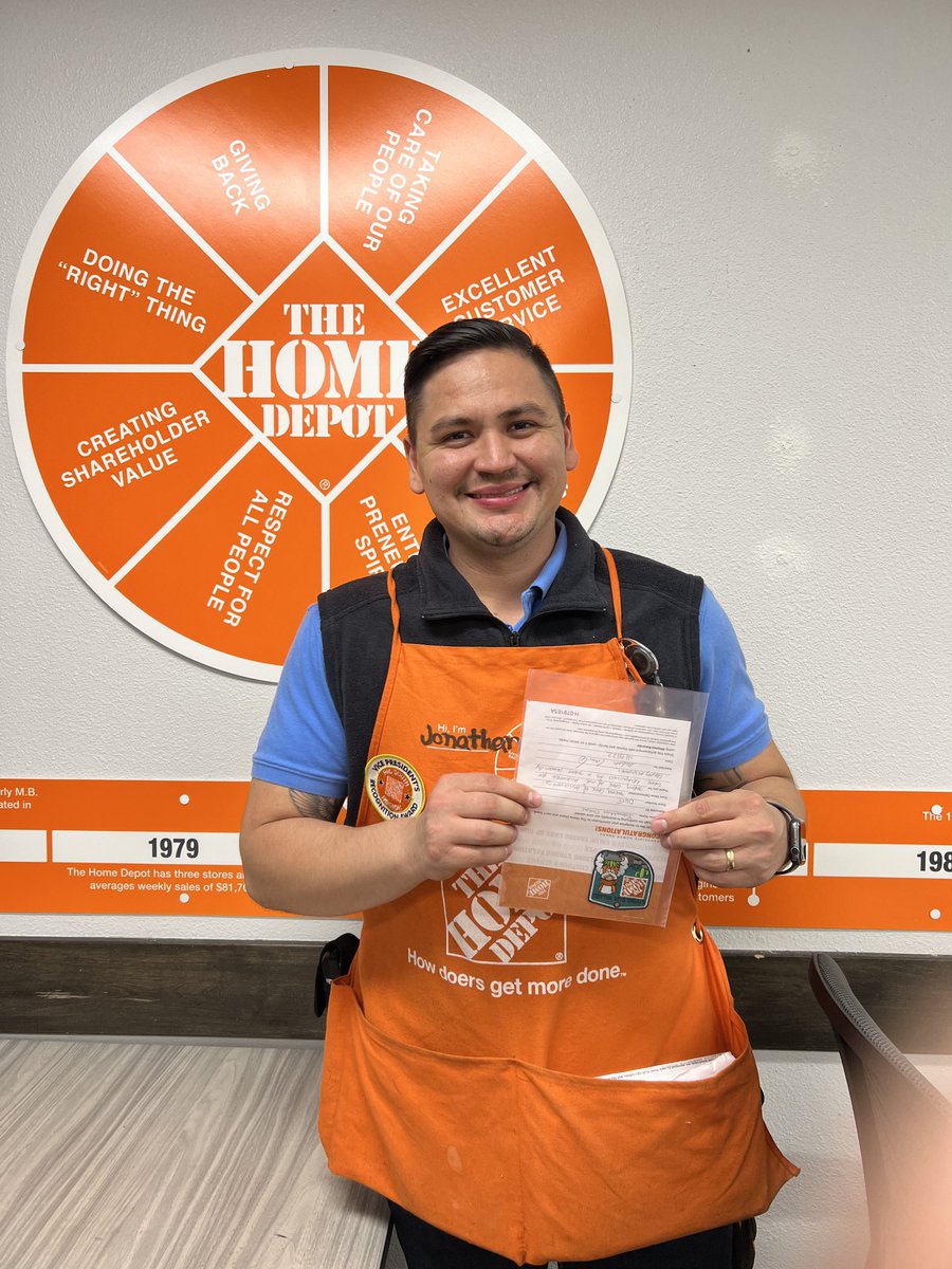 615_orangehd's tweet photo. Johnathan was recognized by associates as a great leader! Awesome job! https://t.co/YO8nMzYF5I