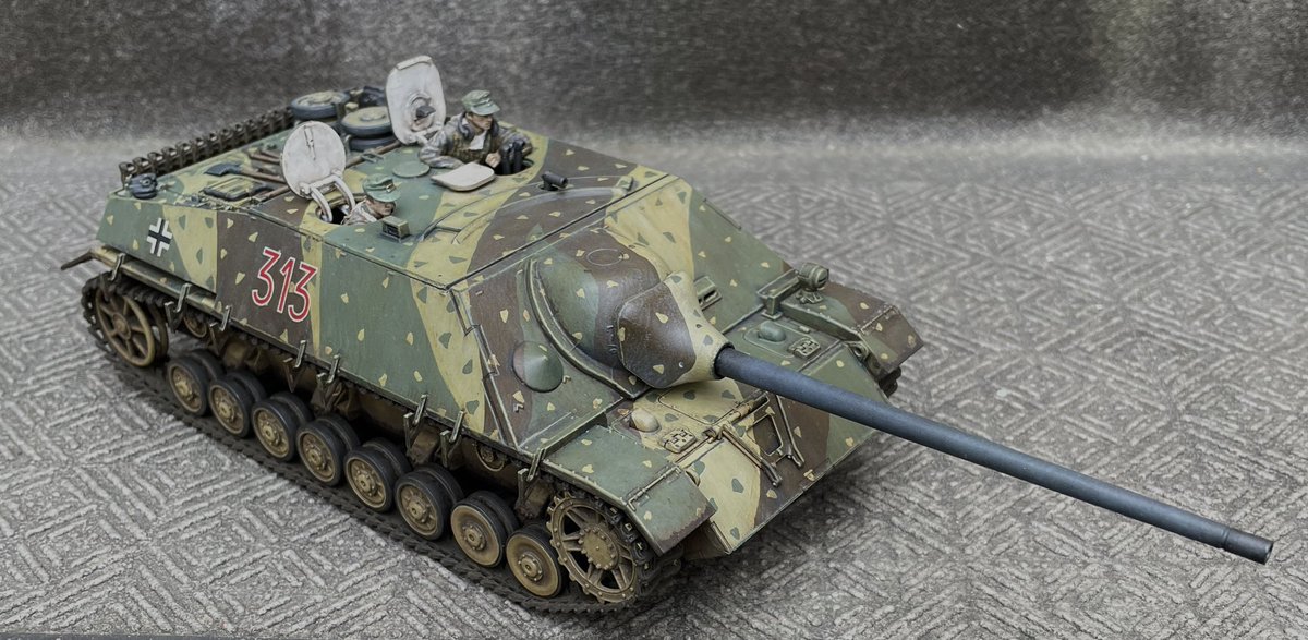 satttall's tweet photo. 戦車たのしい
エアブラシ壊れて鬼の筆塗り
-4号駆逐戦車70(v)ラング-

 #筆塗りチャレンジ 

 #模型 #プラモデル #戦車 #戦車模型 #タミヤMM #タミヤ #筆塗り https://t.co/jM5avv0DTf