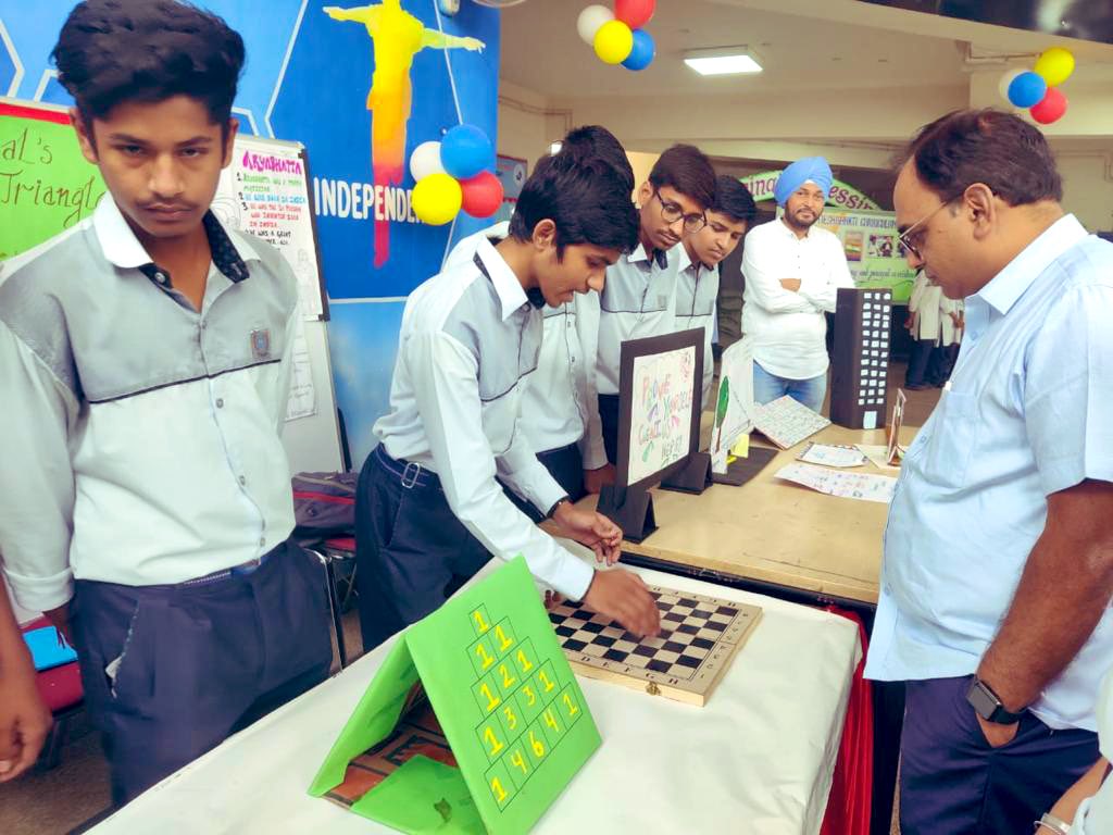 Dir_Education's tweet image. At the Mega #PSTM at Dr Ambedkar, SOSE Khichripur, @AmbedkarSOSEKhp Ms. Anuradha Sharma from @ACERorgINDIA talked about Assessment tools with parents.

DDE East, S. K. Sharma &amp;amp; OsD @PbpandeyB appreciated the efforts of Principal @seemaroychowdh1 &amp;amp; congratulated students.