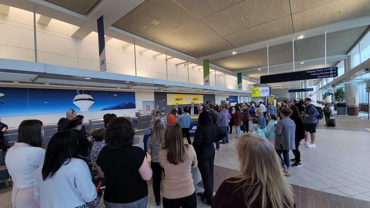 flymanchester's tweet photo. We celebrated our new nonstop on @SpiritAirlines to @FlyMyrtleBeach with a giveaway and a celebration for all our passengers. π₯³βοΈ
Congratulations to our Spiritaneous winner and her family, who are now enjoying a four-night stay at @IslandVista!
#FlyMHT #LiveFreeSpirit https://t.co/of95bOO9WI