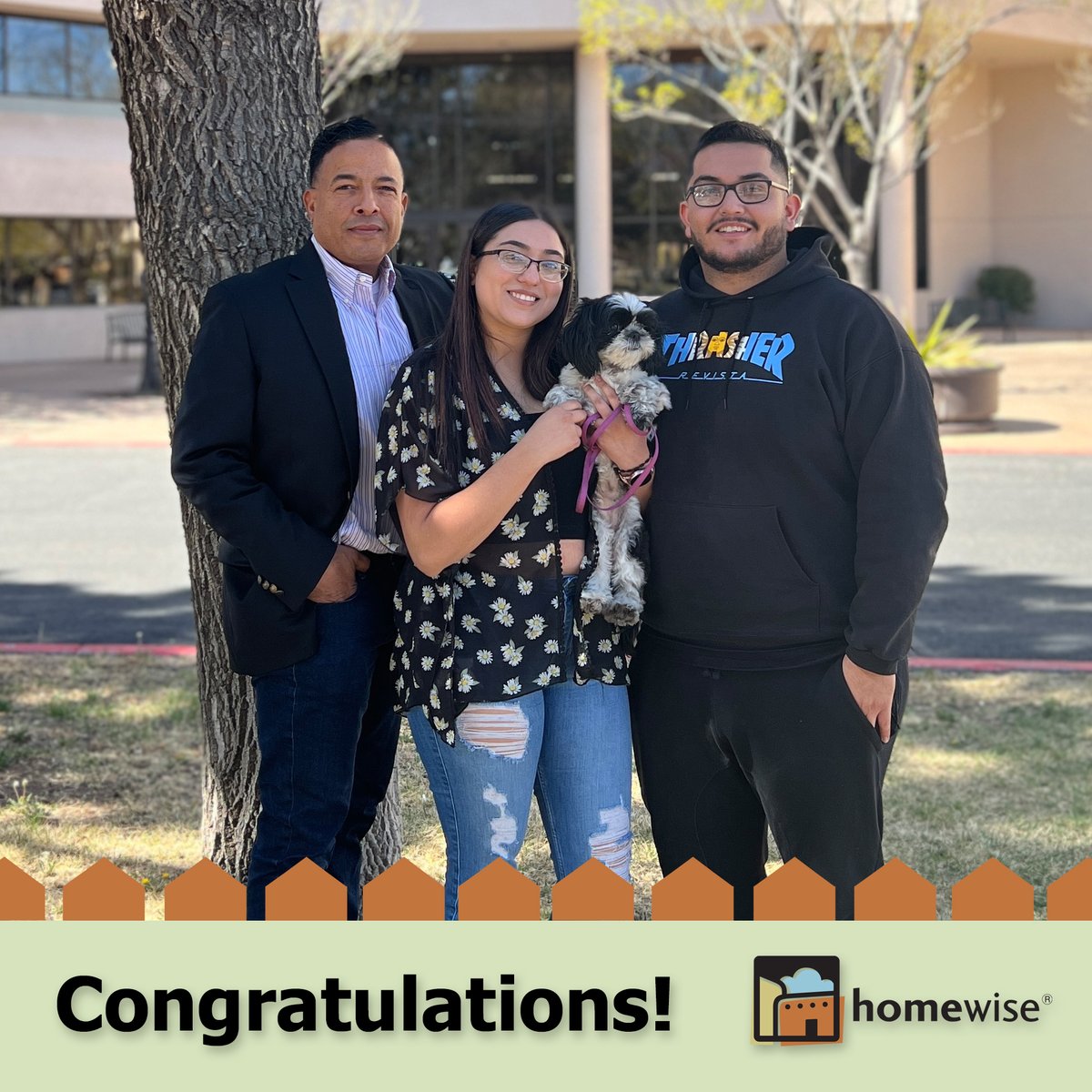 homewisenm's tweet photo. π "I can't stop smiling!" - Angela
Congratulations to Angela, Frank, & Auri, on their new home in ABQ!
#homeownership #nmhousing #homewise #newhome #newhomeowner #congratulations #closingday #newkidsontheblock #homewisehomesNM https://t.co/fTeb87TB1Q