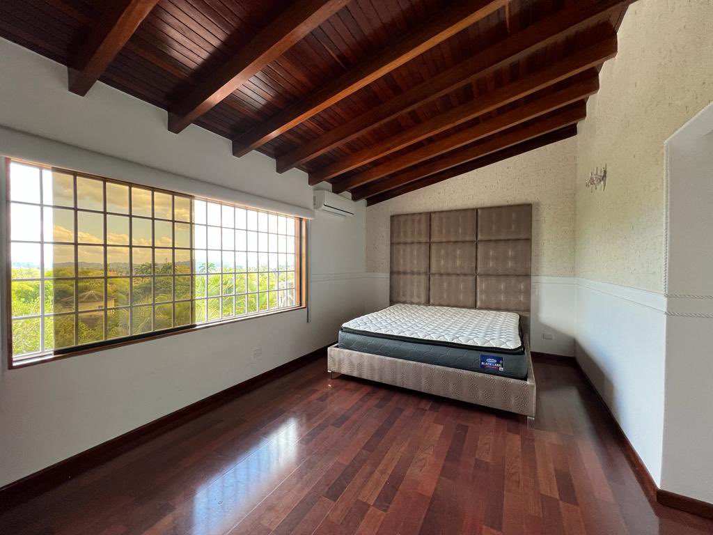 elisresidence's tweet photo. ¡Disponible en alquiler!
Hermosa casa en La Lagunita 
2.180 mts2

Canon: 5.400$ 

📲04143244767

#alquiler #casas #caracas #inmuebles #inmueblescaracas #inmobiliaria #disponible https://t.co/CgMITrJy2Y