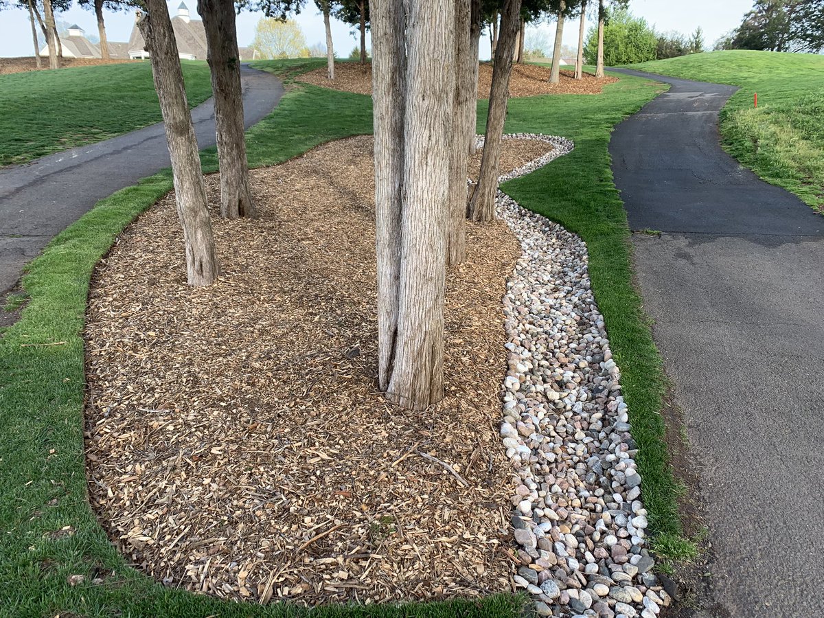 PCagronomy's tweet image. Getting stuff done. Detail work continues and topdressing low areas in fairways. #details #teamworkmakesthedreamwork