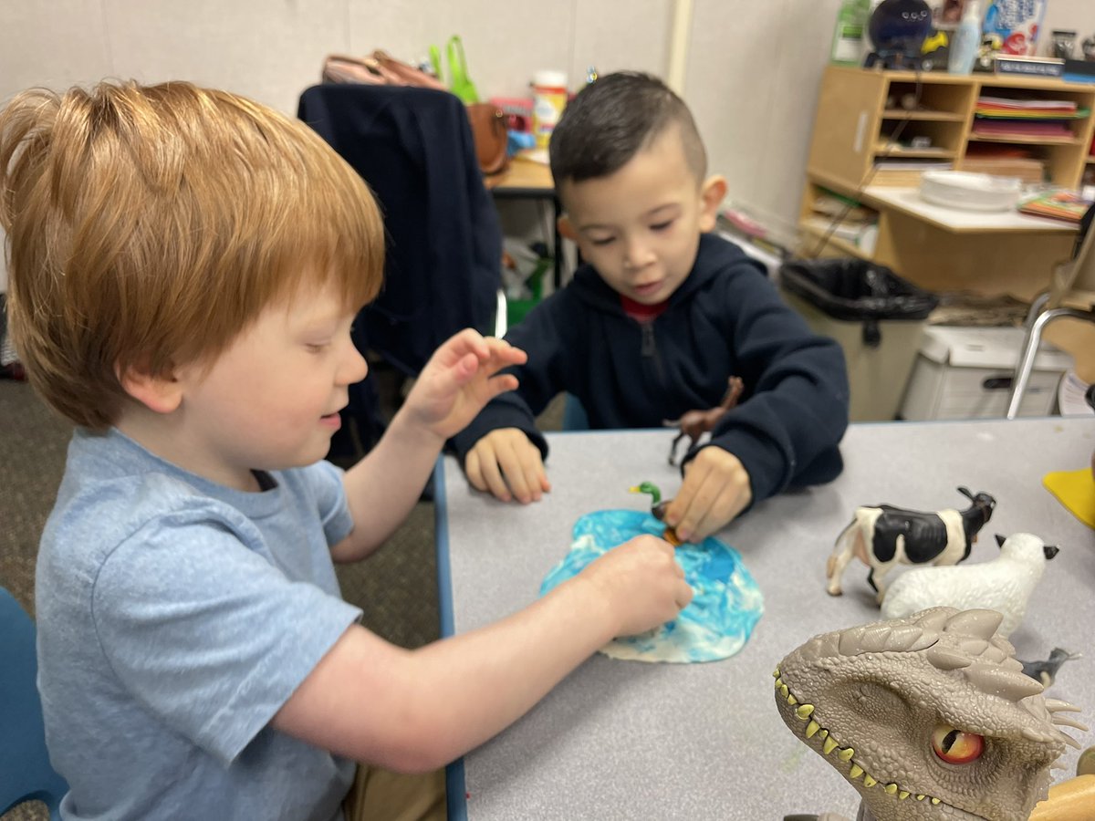 MsDriver_OE's tweet photo. Making animal tracks in playdoh with friends 💕@Ms_GardnerOE @ItsMariaaaP @HumbleISD_OE @PreOaks https://t.co/ujTt2te8JD