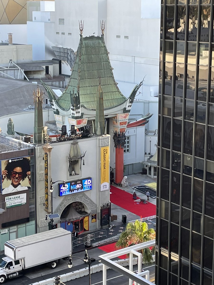 PKUMom's tweet photo. #TCMFF  Red carpet rollout…⭐️⭐️⭐️ https://t.co/QAao4tex5D