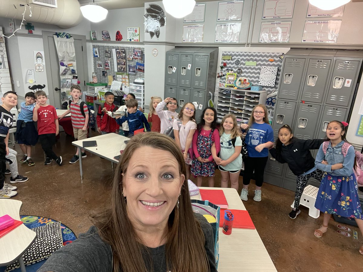 JenniferCNash's tweet photo. And #2BelieveAndAchieve @WilemonSTEAM is off to the #theater #thelionthewitchthewardrobe  Thanks @WilemonPTO for another fun #2ndGrade #Adventure #Nashis2nd https://t.co/7op99C1MBl