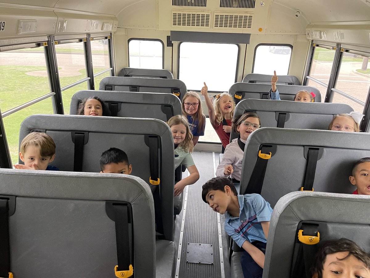 JenniferCNash's tweet photo. And #2BelieveAndAchieve @WilemonSTEAM is off to the #theater #thelionthewitchthewardrobe  Thanks @WilemonPTO for another fun #2ndGrade #Adventure #Nashis2nd https://t.co/7op99C1MBl