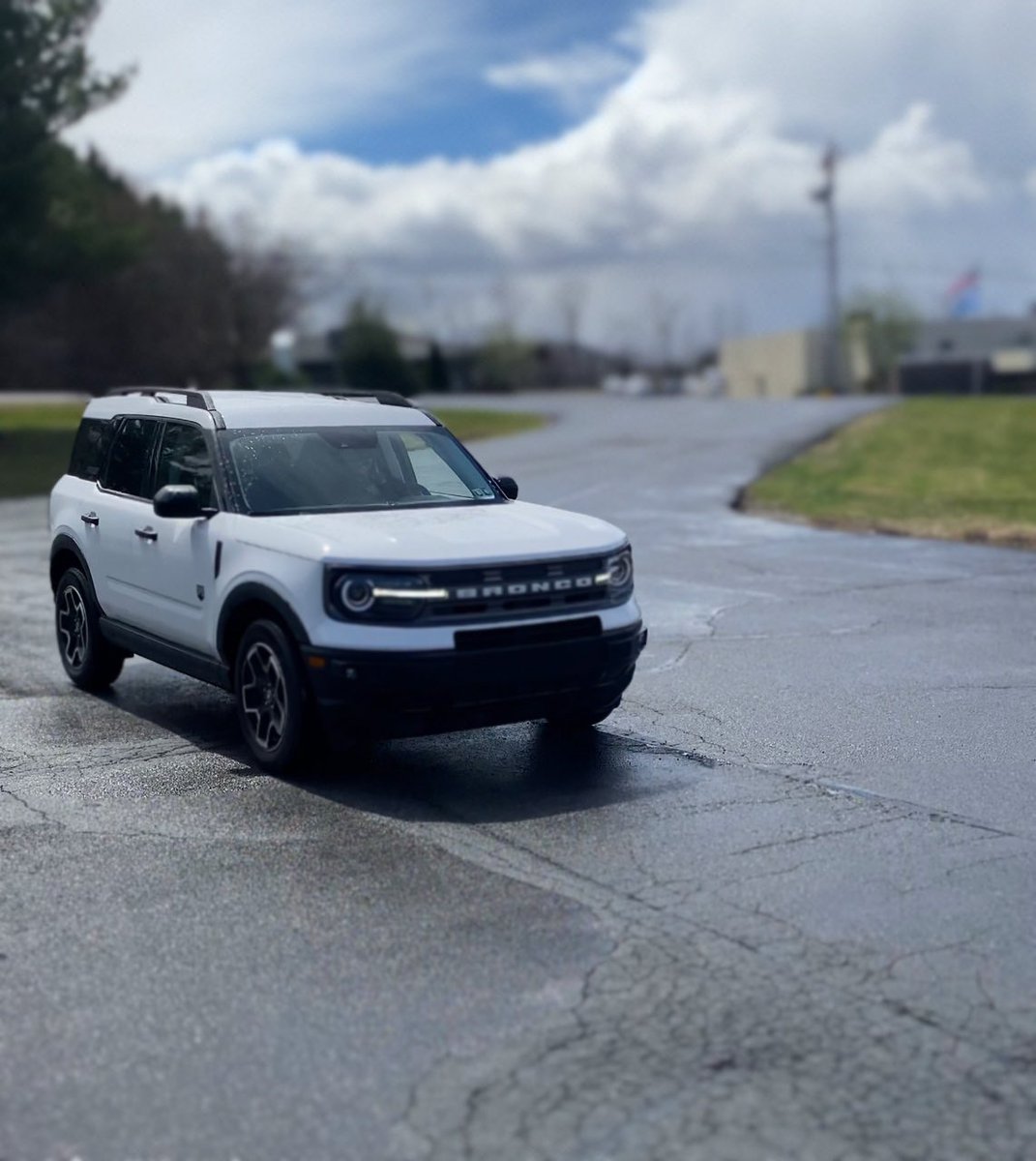 voluptuousleah's tweet photo. LIVE ON THE BLOG: a 2022 Bronco Sport review! Thanks @DrivewayHQ for helping me find the perfect for me SUV, right from the comfort of my couch!
#broncosport #broncoreview https://t.co/cC9kBD67zJ