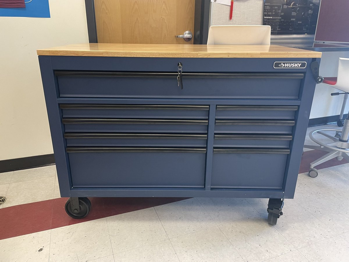 mslisacorbett's tweet photo. Brand new #makerspace coming to the Jr. High! So excited!!! Thank you Rundle PAC! #wearerundle @RundleJrHigh #becurious #adventuresinSTEM https://t.co/u2phJL4b2g