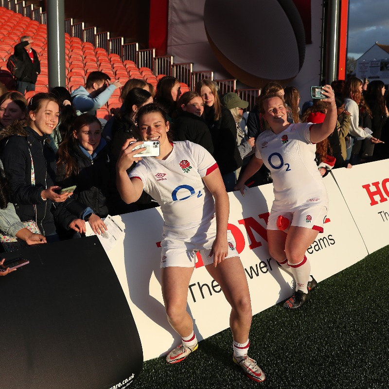 EnglandRugby's tweet photo. Over 15,000 tickets have already been sold for #ENGvIRE 🙌

We're all set for another new #RedRoses home attendance record, but there are still tickets available to join us on Sunday at the home of the @LeicesterTigers 🎟️👇