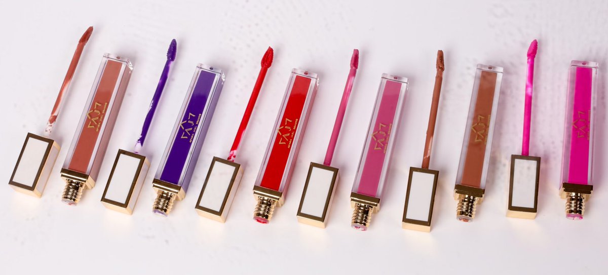__badoodada's tweet photo. Queen Lip Collection 👑 

All shades BACK IN STOCK 😱 https://t.co/pDeSXSGZkh https://t.co/GxCZYnUo1o