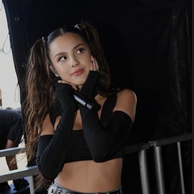sapphicsvoid's tweet photo. #NewProfilePic #ripdoris https://t.co/6uTTqh7pTS