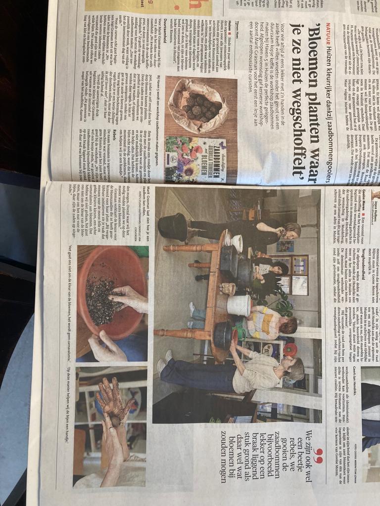 KarinRienstra's tweet photo. Morgen is het #internationalezaaidag. Gisteren hebben we in #HAVEN5 zaad-bommetjes gemaakt. Ook voor jou. Kom je er 1 halen om het in @Gemeente_Huizen nog fleuriger en bijvriendelijke te maken? https://t.co/DknUaSZWD3