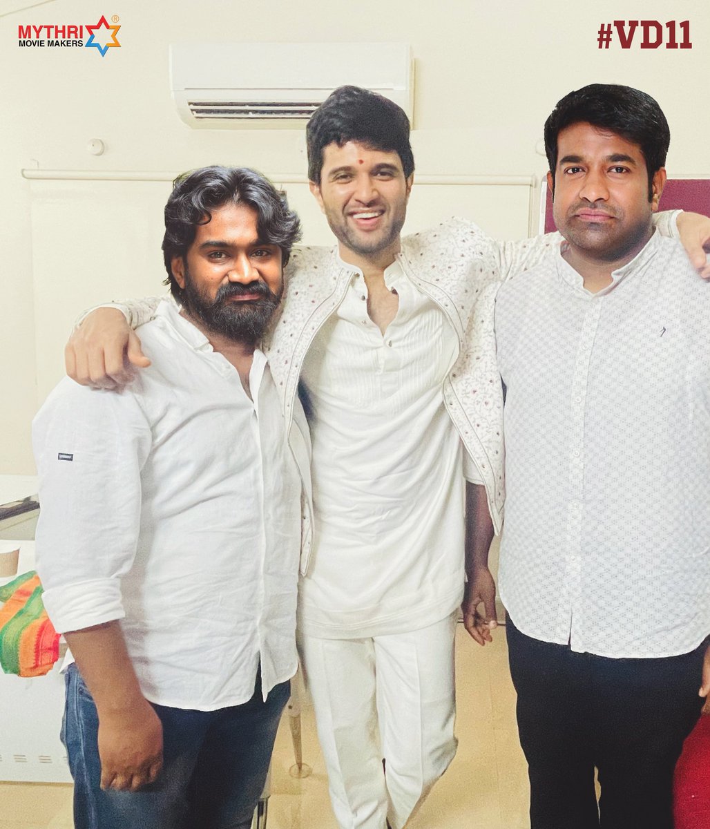 TheDeverakonda's tweet photo. So happy to see the boys again this morning. And make a love story with them :) 

Thats just their extremely excited face!
@vennelakishore @eyrahul https://t.co/YsEH9oW0rH