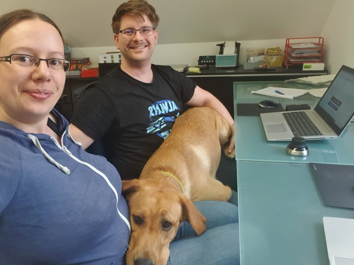 Eurohell_Design's tweet photo. Insights into the Eurohell office 😃 when the Labrador realizes he would have preferred to be a lap dog after all 😍
#eurohelldesign https://t.co/tr08nc0Zvy