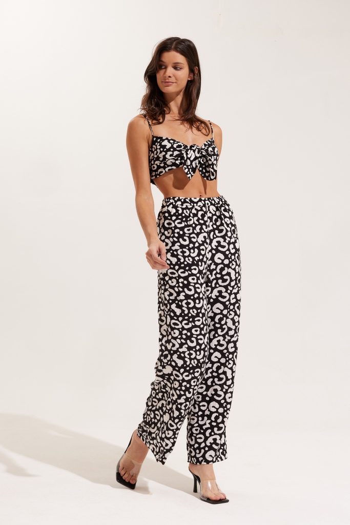 BobblesLace's tweet photo. NEW! Another set to make getting dressed easy. Shop our just dropped 'Doesn't Change Spots Set' online now! https://t.co/4pBbO49K8b https://t.co/ylX1BiKTfS