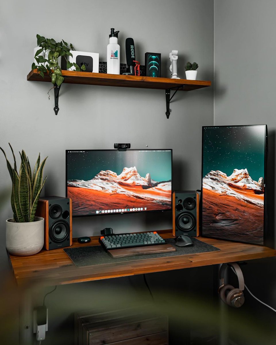 EdifierSa's tweet image. Minimal setup, maximum productivity 🙌
#EdifierSA #EdifierSpeakers #ComputerSpeaker #WorkingFromHome #HomeOffice