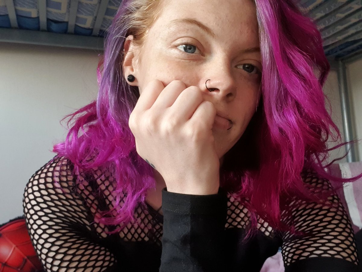 OnlyFallenAlien's tweet photo. I did a thing to my hair and kinda liking it 😊 https://t.co/0f2ZblnKXj